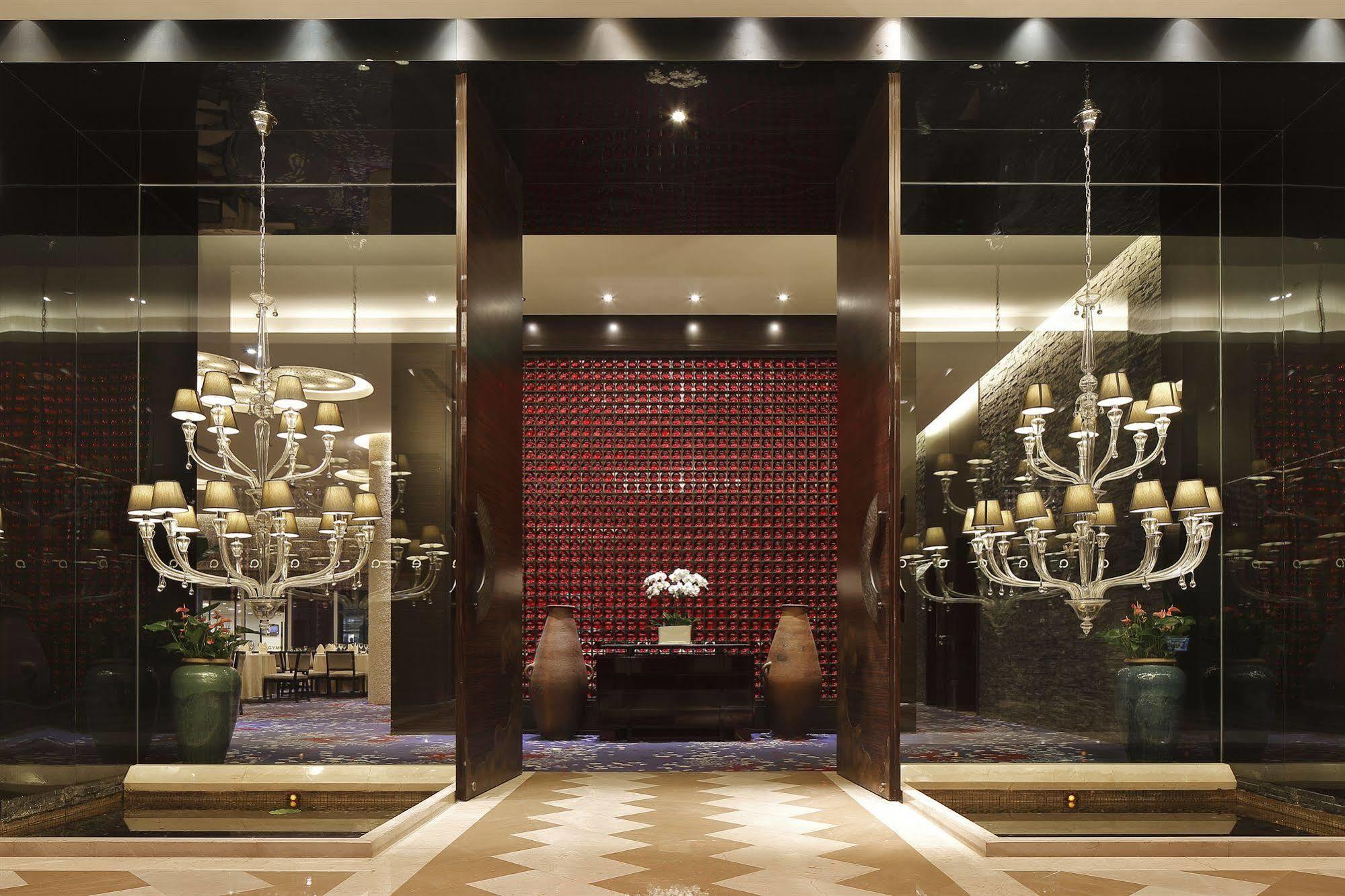 The Qube Hotel Shanghai -Close To Pudong International Airport And Disney Land Exterior photo
